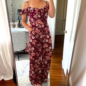 Adorable jumpsuit with triangle cutout